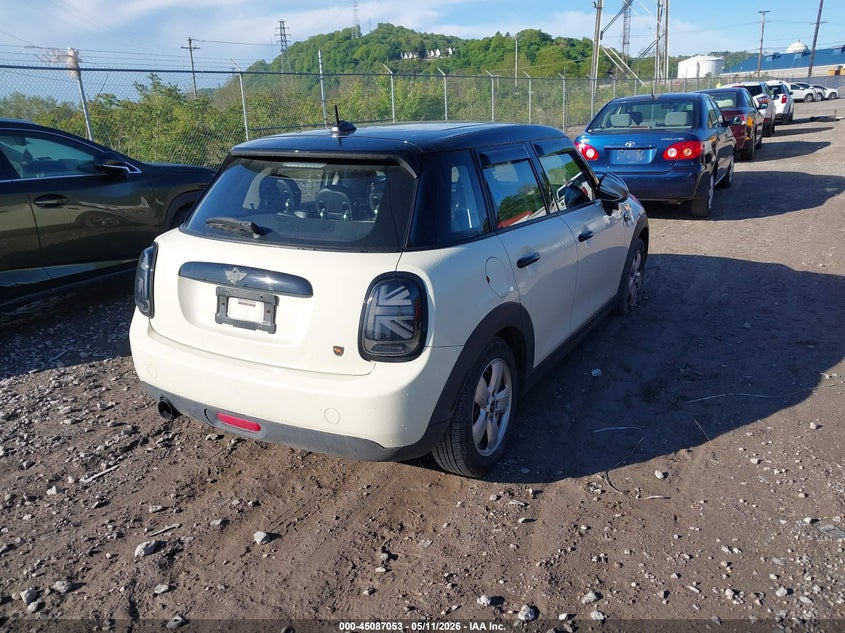 2017 MINI HARDTOP auction photo 4