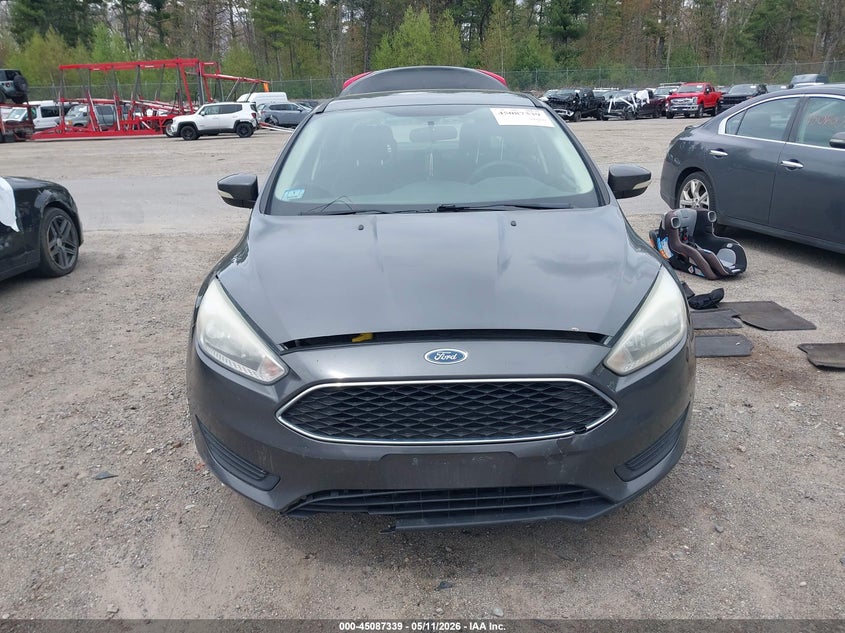 VIN 1FADP3F2XHL265323 2017 FORD FOCUS SE