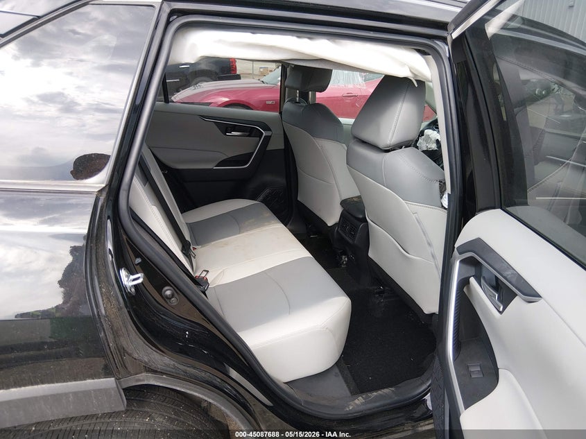 AtlanticExpress - Toyota RAV4