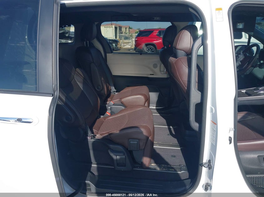 VIN 5TDESKFC6NS061872 2022 TOYOTA SIENNA PLATINUM