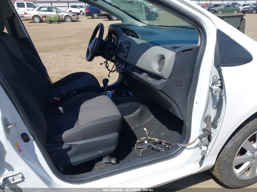 VIN VNKKTUD39HA071271 2017 TOYOTA YARIS LE