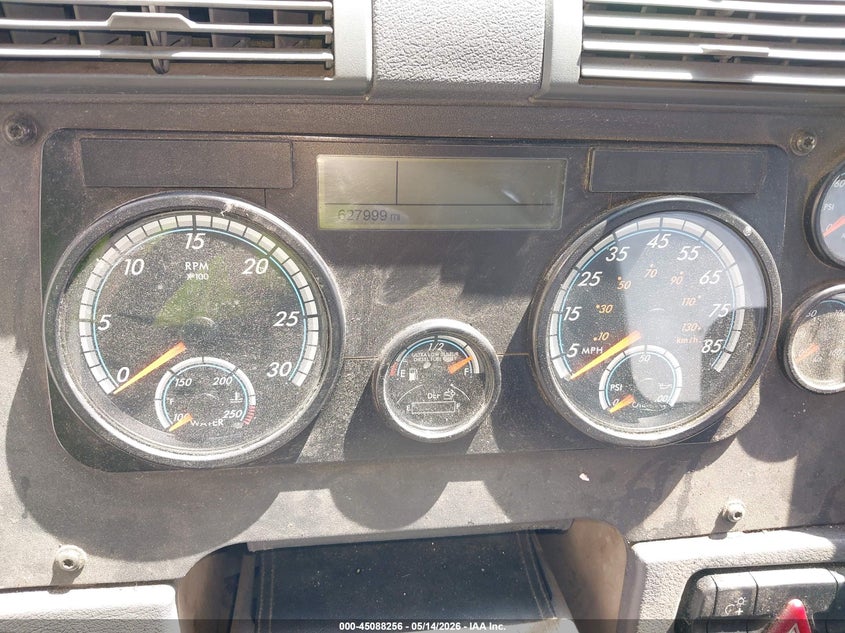 2017 FREIGHTLINER CASCADIA 113 auction photo 5