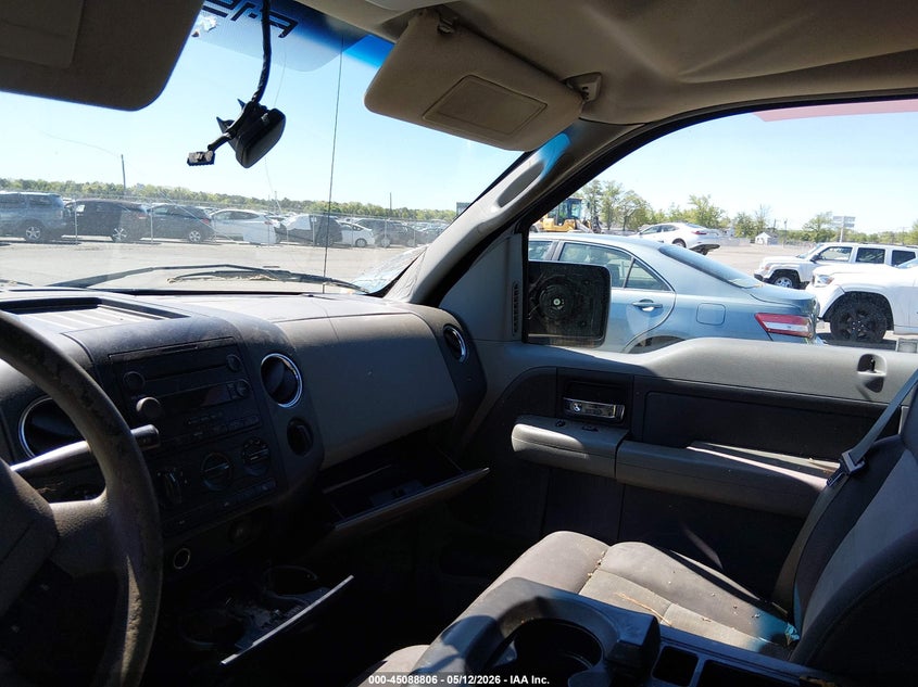 2004 FORD F-150 auction photo 5