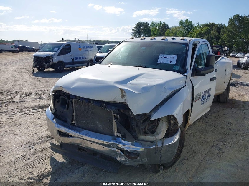 2017 Ram 3500 Tradesman 4X2 8' Box VIN: 3C63RPGL3HG618729 Lot: 45089126