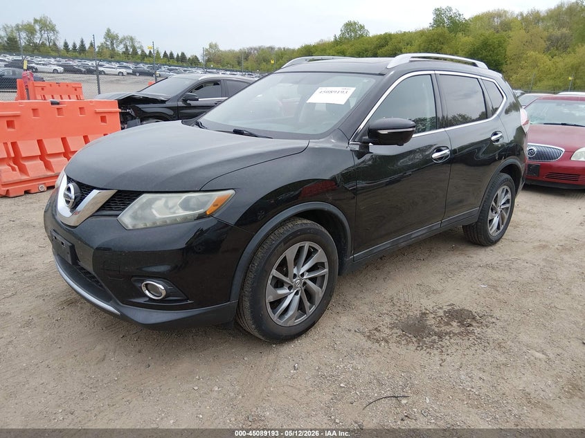 2015 NISSAN ROGUE auction photo 2