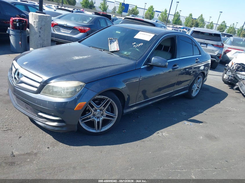 2011 Mercedes-Benz C 300 Luxury/Sport WDDGF5EB4BR136978 photo 1