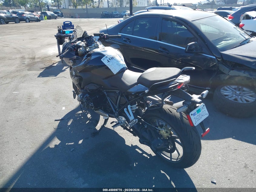 2024 BMW R 1250 MOTO 2
