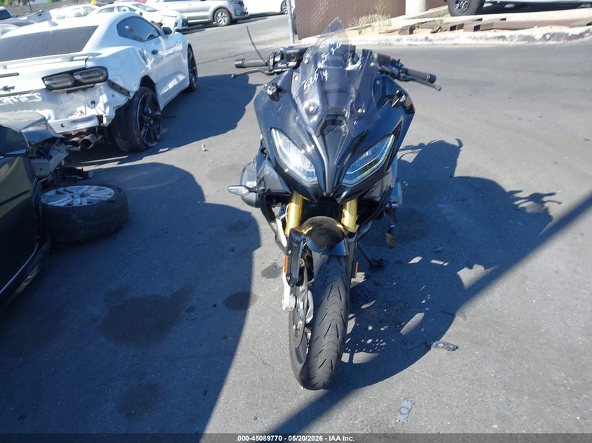 2024 BMW R 1250 MOTO 2