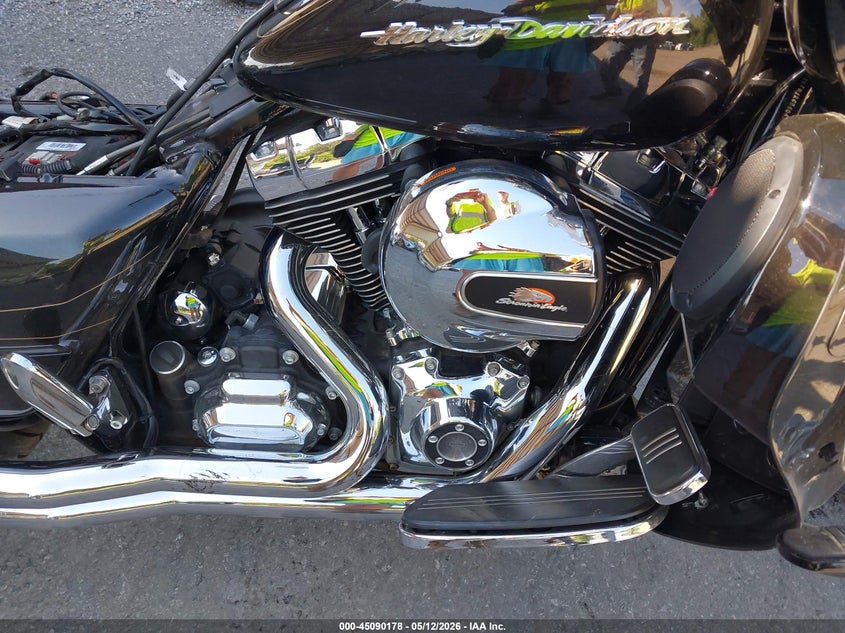2016 Harley-Davidson Fltrxs Road Glide Special VIN: 1HD1KTM12GB604861 Lot: 45090178