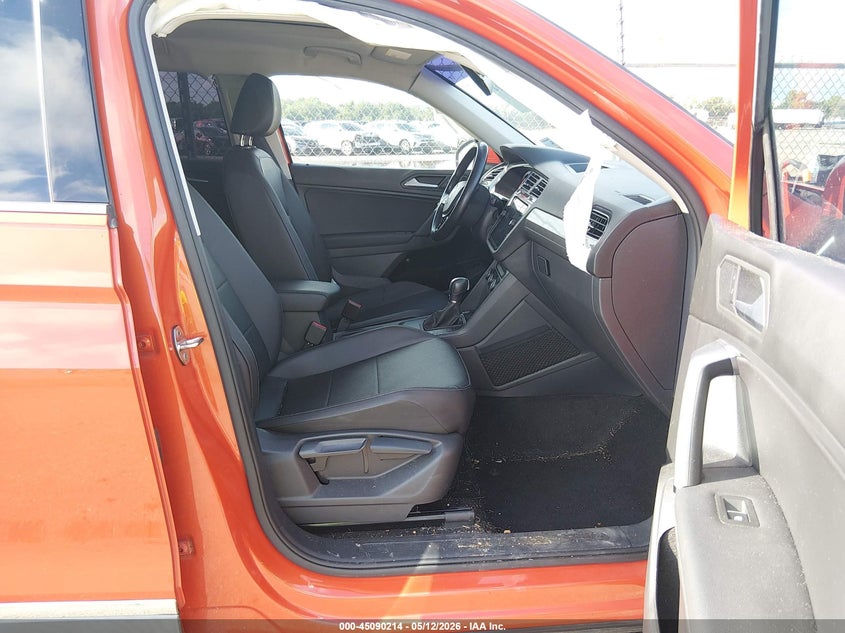 2019 VOLKSWAGEN TIGUAN auction photo 5