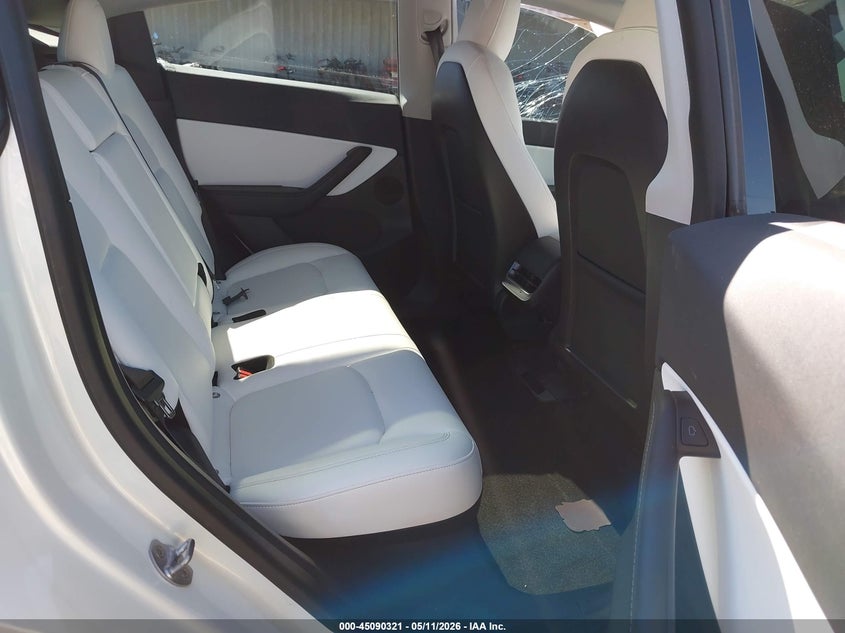 TESLA MODEL Y - zdjęcie 8