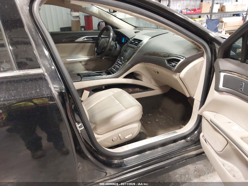 2016 LINCOLN MKZ HYBRID auction photo 5