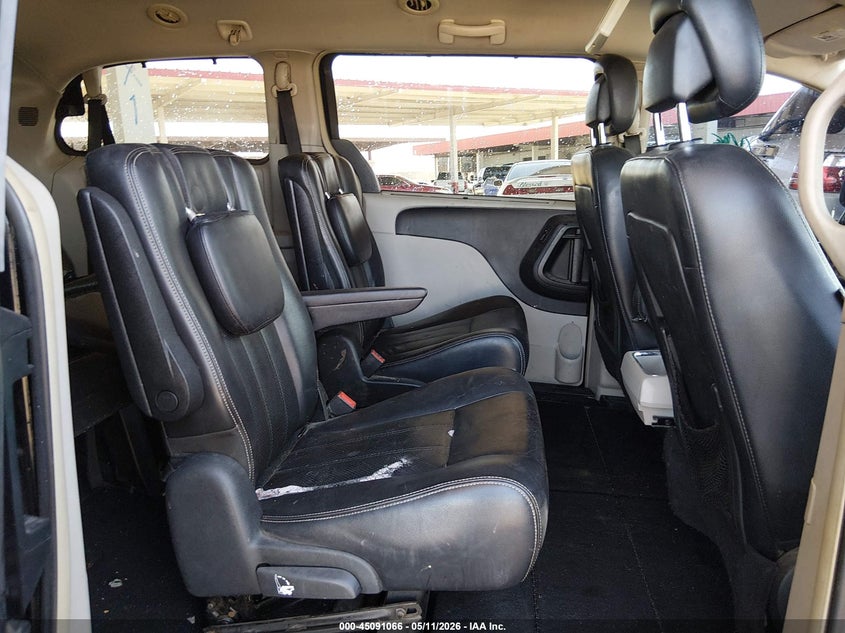 2011 Chrysler Town & Country Touring-L VIN: 2A4RR8DG6BR612371 Lot: 45091066