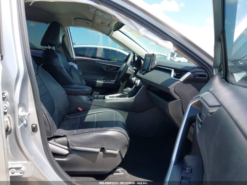 2022 TOYOTA RAV4 auction photo 5
