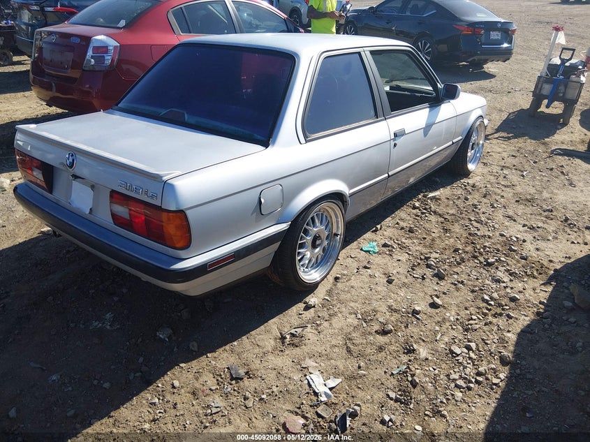 1991 BMW 318 auction photo 4