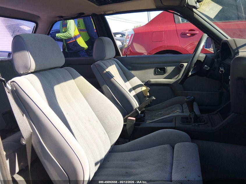 1991 BMW 318 auction photo 5