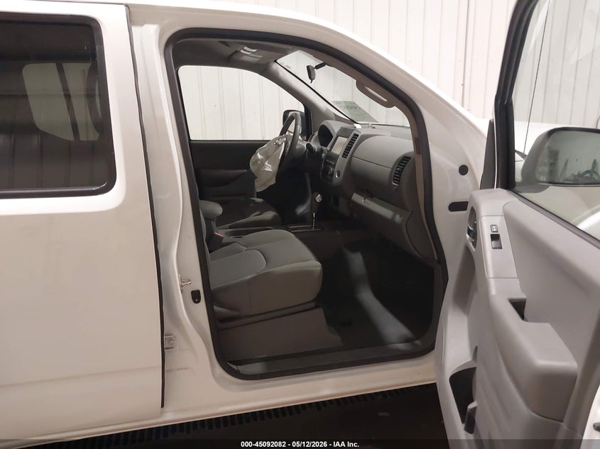2019 NISSAN FRONTIER auction photo 5