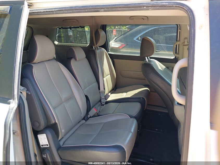 2017 KIA SEDONA auction photo 8