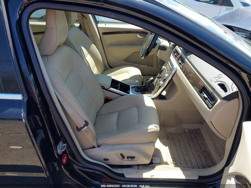2016 VOLVO XC70 auction photo 5