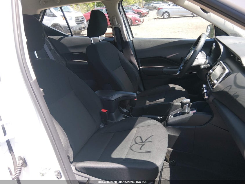 2025 NISSAN KICKS PLAY auction photo 5