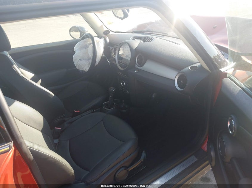 2011 Mini Cooper 1.6 orange Lot 111045092772 Vin WMWSU3C58BT091040