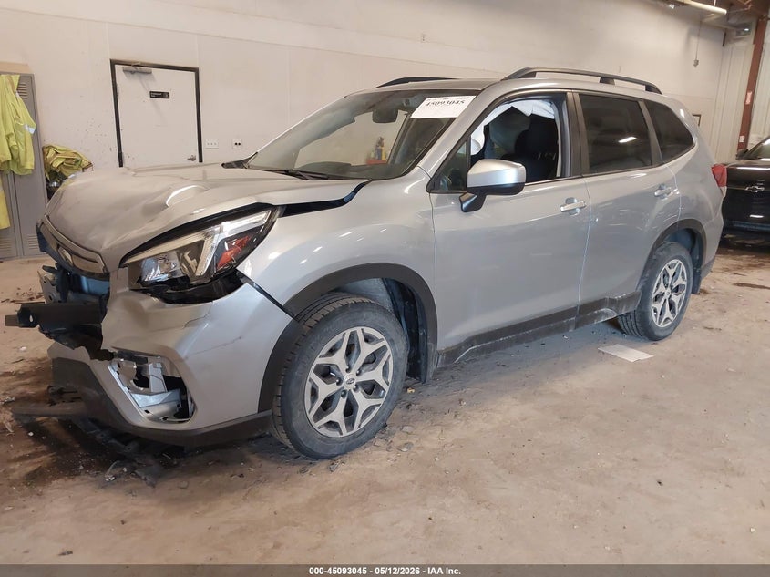 Vin: jf2skajc2lh565990, lot: 45590612, subaru forester premium 20202