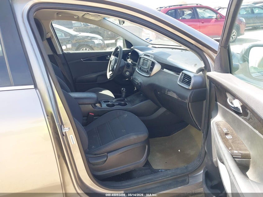 2016 KIA SORENTO auction photo 5