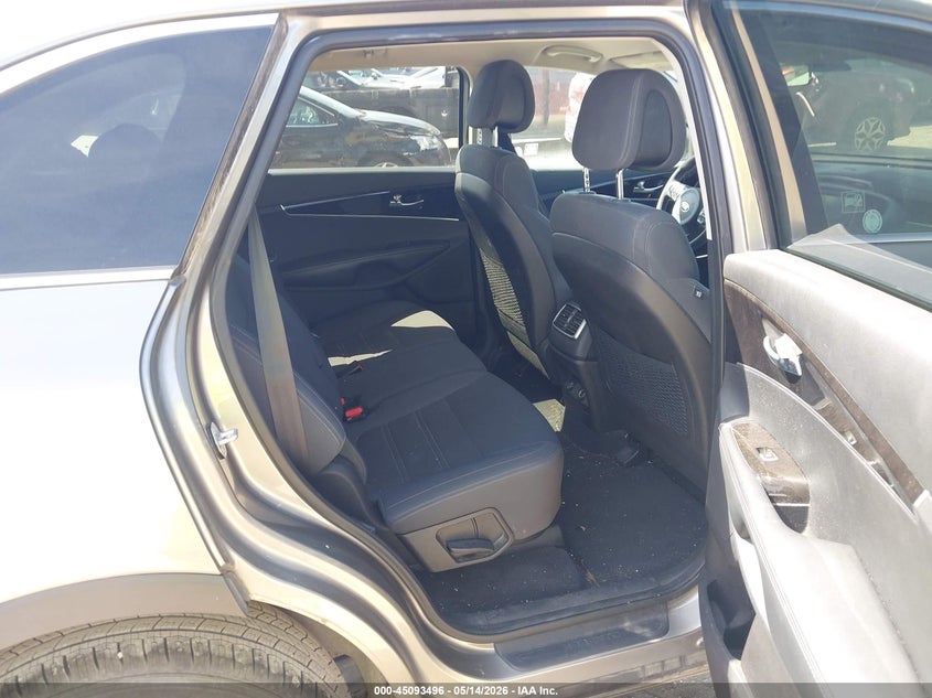 2016 KIA SORENTO auction photo 8