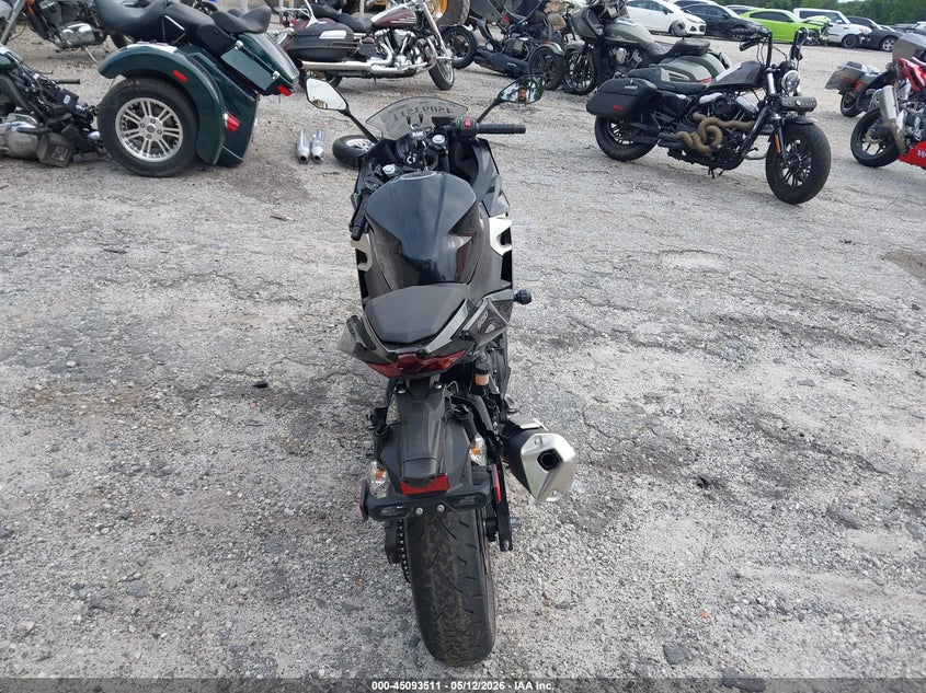 2018 Kawasaki Ex400 VIN: JKAEXKG17JDA10768 Lot: 45093511