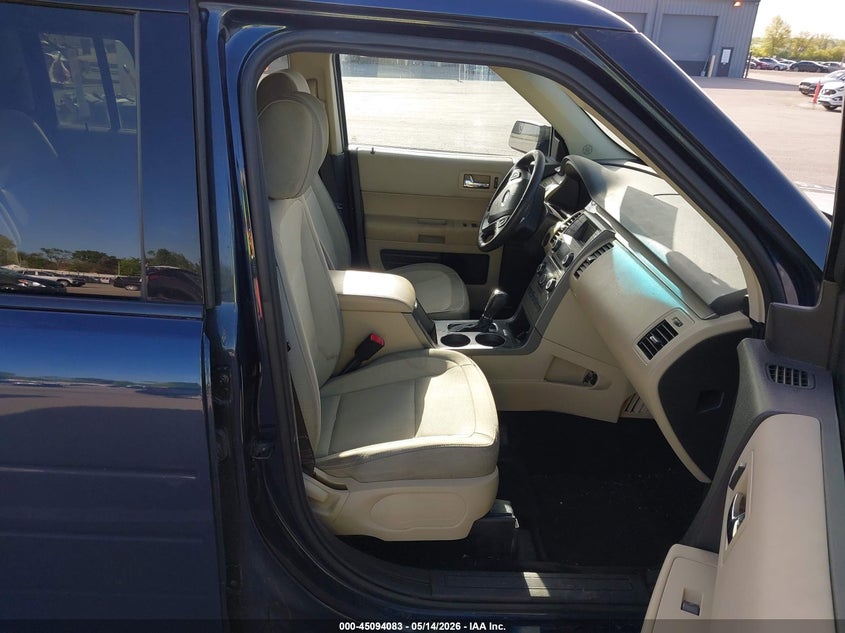 VIN: 2FMGK5B82HBA04095 2017 FORD FLEX SE