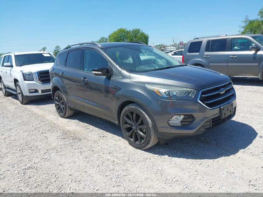 Vin: 1fmcu0j93huc01213, lot: 45591675, ford escape titanium 20171