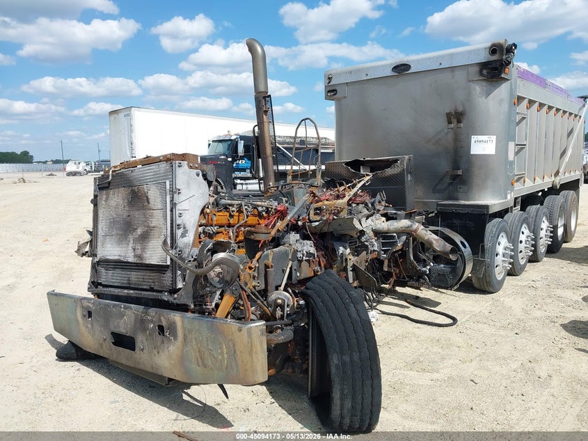 1NPCLPEX2KD610344 2019 Peterbilt 567 photo 1