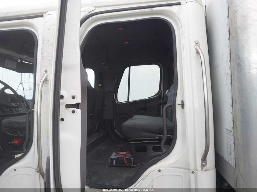 2015 OTHER FREIGHTLINER M2 106 MEDIUM DUTY TRUCK N/A