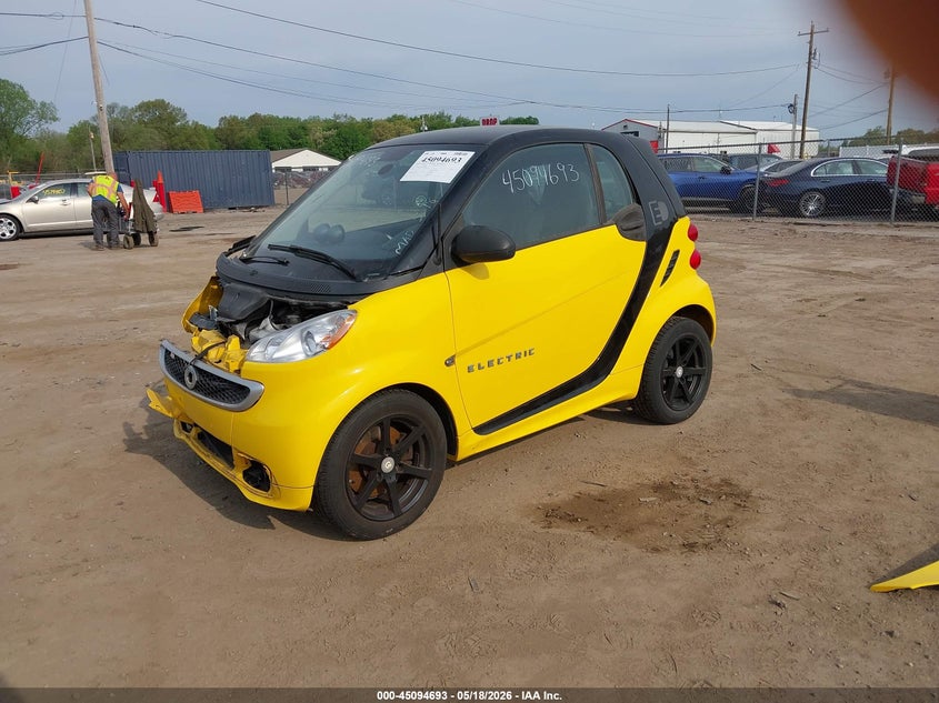 Vin: wmeej9aa3ek785795, lot: 45592260, smart fortwo electric drive passion 20142