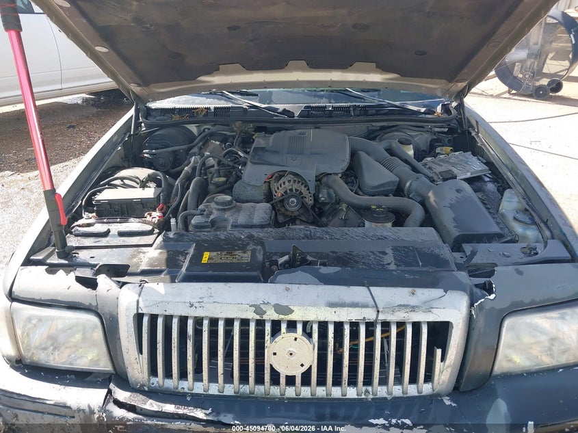 2008 Mercury Grand Marquis Gs VIN: 2MEFM74V18X622261 Lot: 45094700