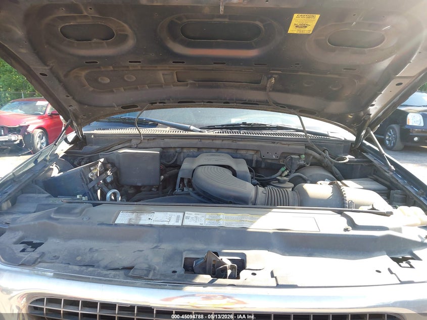 1998 Ford Expedition Eddie Bauer/Xlt VIN: 1FMRU18W4WLA41907 Lot: 45094788