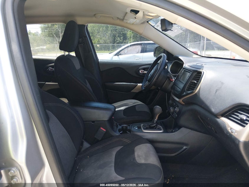 2018 JEEP CHEROKEE auction photo 5