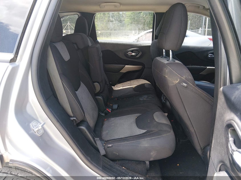 2018 JEEP CHEROKEE auction photo 8