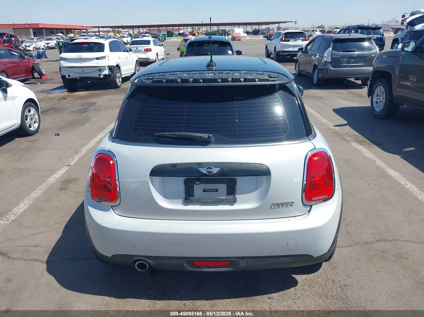 2016 Mini Hardtop Cooper VIN: WMWXP5C56G3B76588 Lot: 45095166