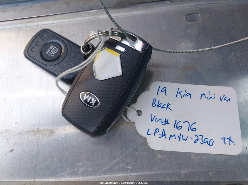 VIN KNDMB5C18K6551676 2019 KIA SEDONA EX