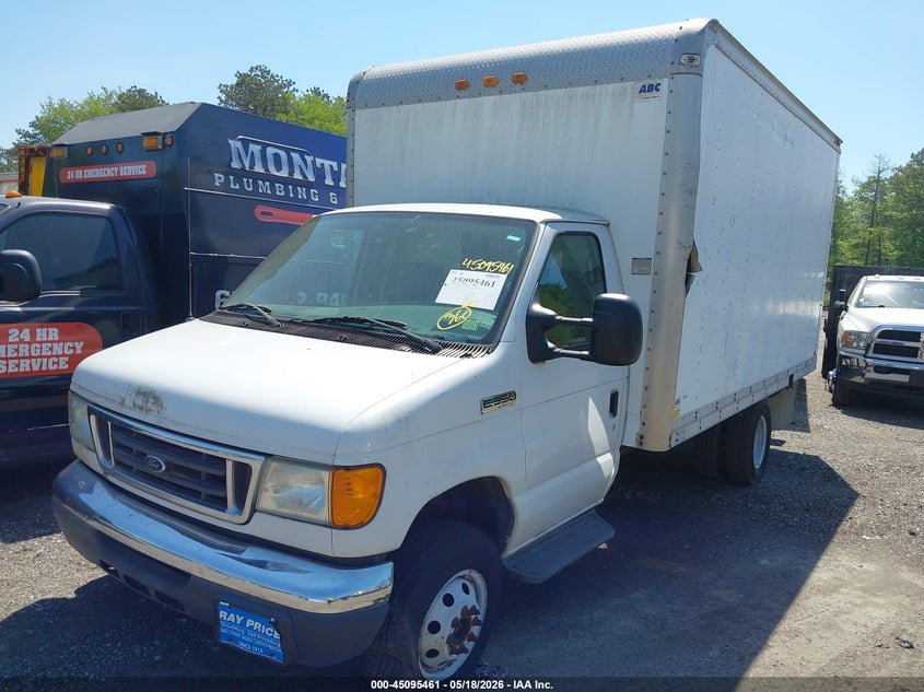2006 FORD E-350 CUTAWAY auction photo 2