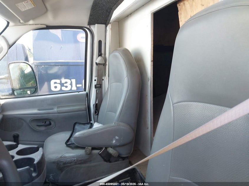 2006 FORD E-350 CUTAWAY auction photo 6