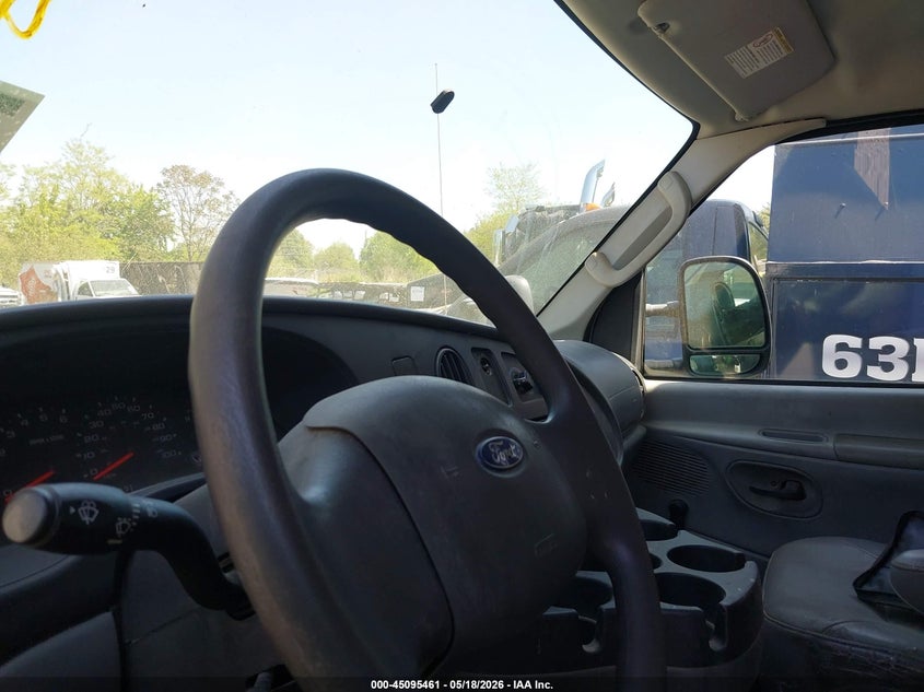 2006 FORD E-350 CUTAWAY auction photo 7