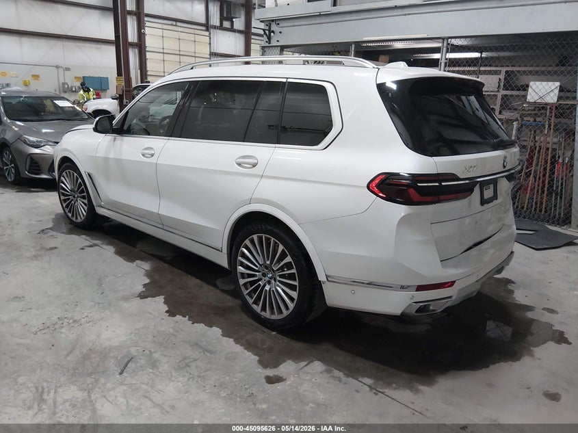 2024 BMW X7 auction photo 3