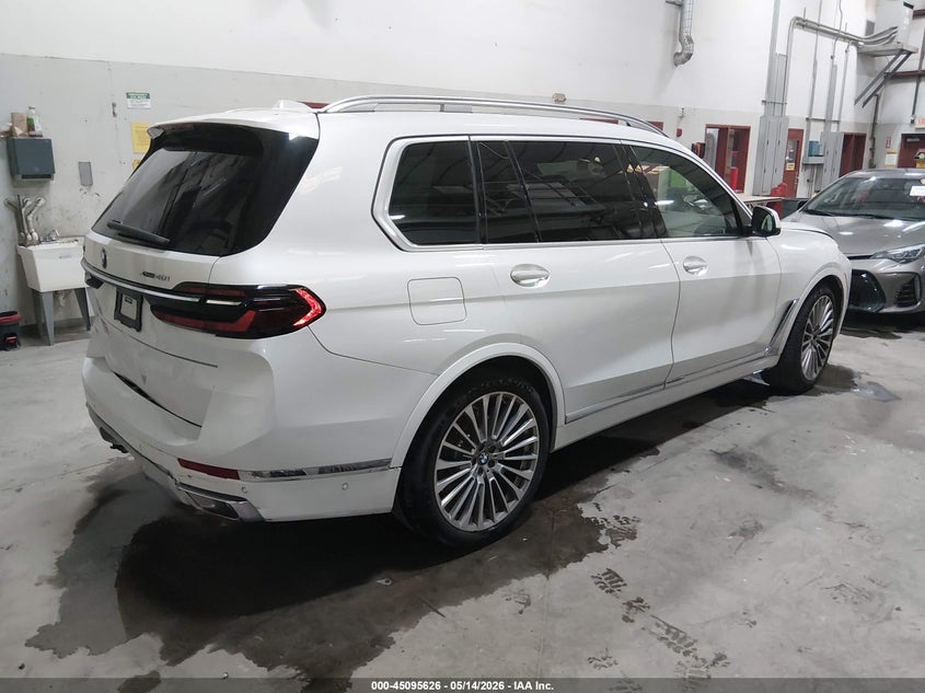 2024 BMW X7 auction photo 4