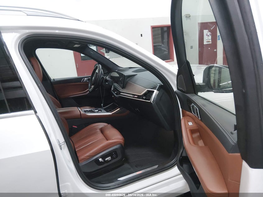 2024 BMW X7 auction photo 5