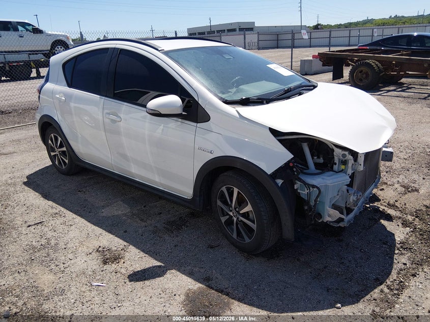2018 TOYOTA PRIUS C auction photo 1