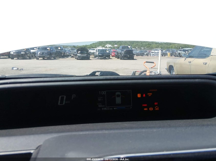 2018 TOYOTA PRIUS C auction photo 7
