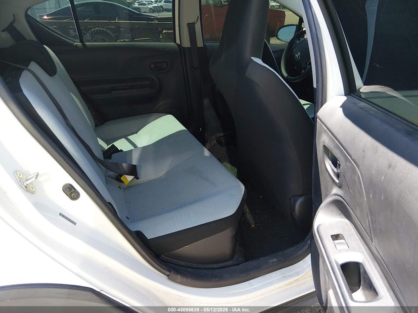 2018 TOYOTA PRIUS C auction photo 8