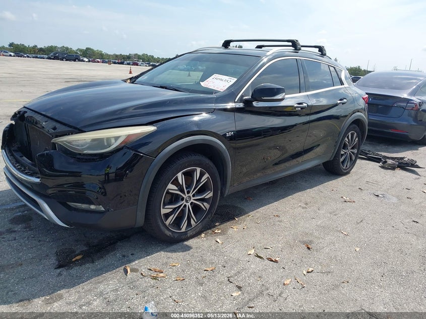 2017 INFINITI QX30 auction photo 2